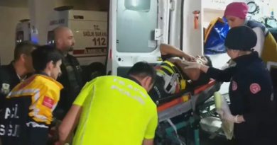 'Dur' ihtarına uymayan alkollü sürücü, trafik polisine çarpıp kaçtı