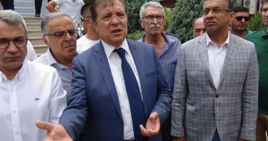 Edremit Belediye Başkanı Selman Hasan Arslan makamında saldırıya uğradı