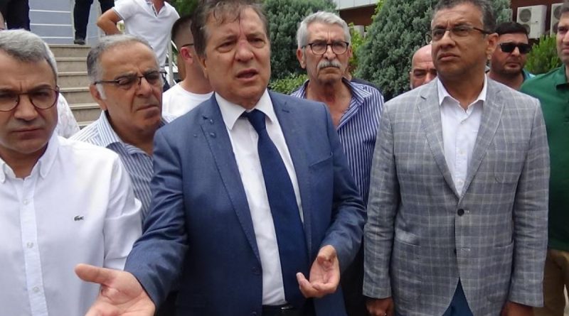 Edremit Belediye Başkanı Selman Hasan Arslan makamında saldırıya uğradı