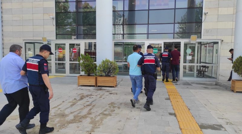 Elazığ’da kaçak kazı yapan 4 şüpheli yakalandı