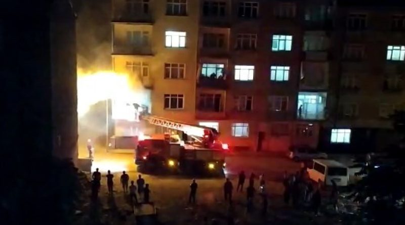 Elazığ’da korkutan yangın: Ev alev alev yandı