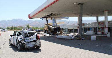 Elazığ’da otomobile çarpan kamyon akaryakıt istasyonuna girdi: 5 yaralı