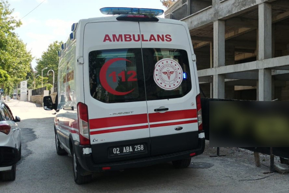 Elektrik akımına kapılan işçi hastaneye kaldırıldı