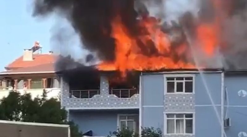 Elektrik tesisatından çıkan yangın binayı sardı, ev sahibi yaralandı