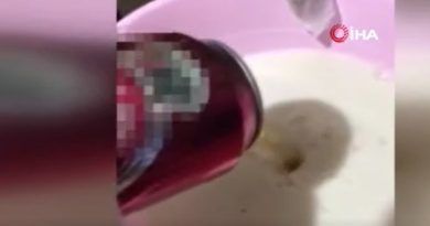 Eroini, dolu metal içki kutusuna gizlemiş