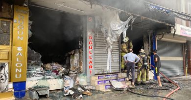 Esenyurt'ta yanan dükkan küle döndü