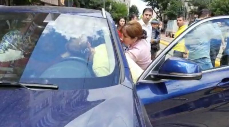 Eskişehir’in göbeğinde yol kesip kadın sürücüyü vurdu