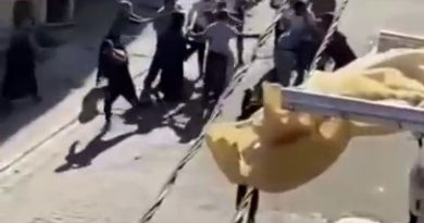 Ev sahibi ile kiracının kavgasında ortalık savaş alanına döndü