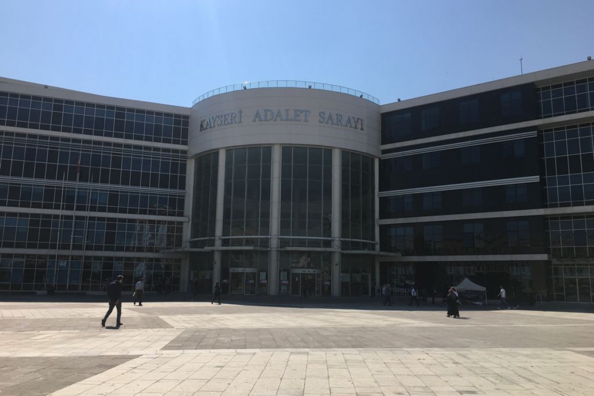 FETÖ üyeliğinden ceza alan sanık yeniden yargılanmaya başlandı