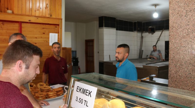 Fırıncılar 4 TL olmasını istiyor, 3 buçuk TL'ye ekmek satan fırınlara ceza yağdı