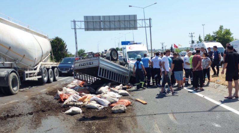 Freni boşalan kamyonet dehşet saçtı: Kaza içinde kaza