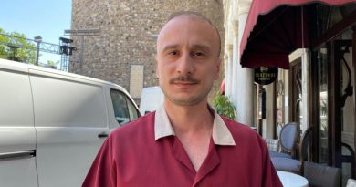 Galata’da kendini yakan şahsı söndüren esnaf: “İlk başta illüzyon gösterisi sandım”