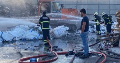 Geri dönüşüm deposu alevlere teslim oldu !
