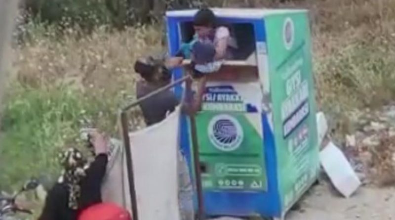 Giysi kumbarasından hırsızlık kamerada