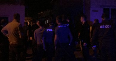 Gözaltına alınan şüphelinin yakınları tepki gösterdi: 1 polis memuru yaralandı