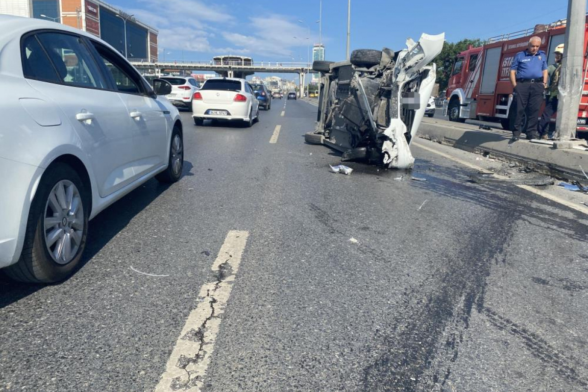 Haramidere E-5’te araç takla attı: 1 yaralı