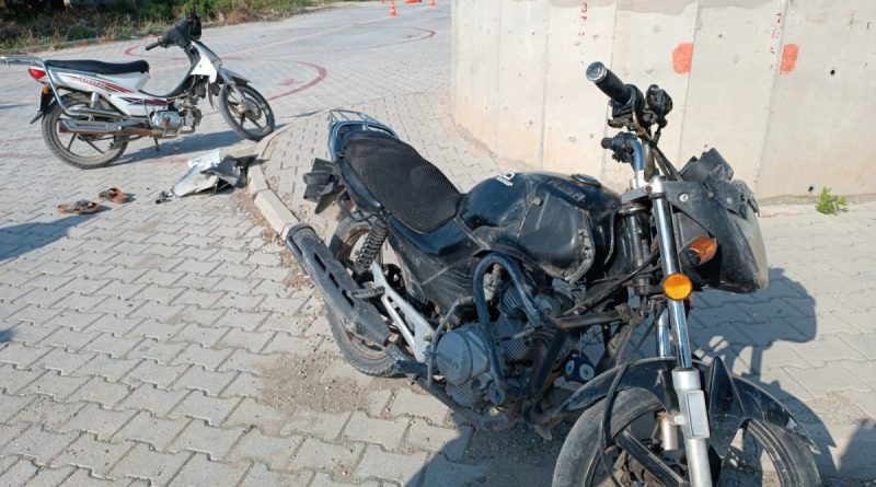 Hatay’da iki motosiklet çarpıştı: 3 yaralı