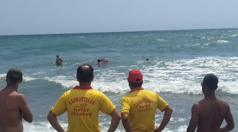 Hatay’da rip akıntısına kapılan vatandaş kurtarıldı