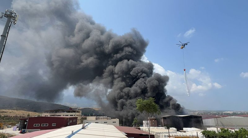 Hatay'daki yangına havadan ve karadan müdahale sürüyor