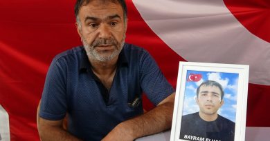 HDP Diyarbakır İl Başkanlığı önündeki evlat nöbeti bin 7’nci gününde