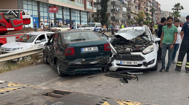 İntihar girişimini izlerken 5 araç kaza yaptı: 5 yaralı