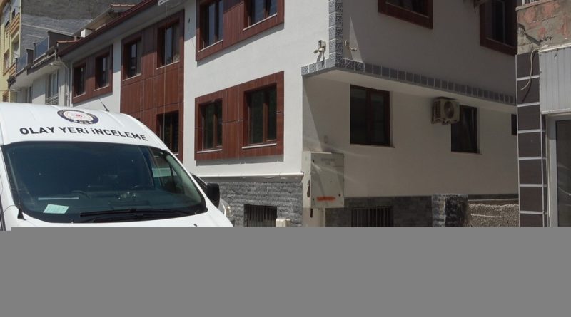 İranlı kadın doktor apart odasında ölü bulundu