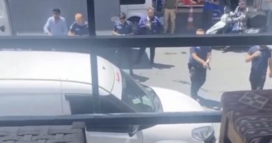 İstanbul’da hareketli anlar: Oğluyla tartışıp etrafa saldırdı polis etkisiz hale getirdi