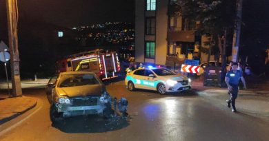 İtfaiye aracına çarptı, 'Ehliyetimi kaybedemem' diyerek kaçtı