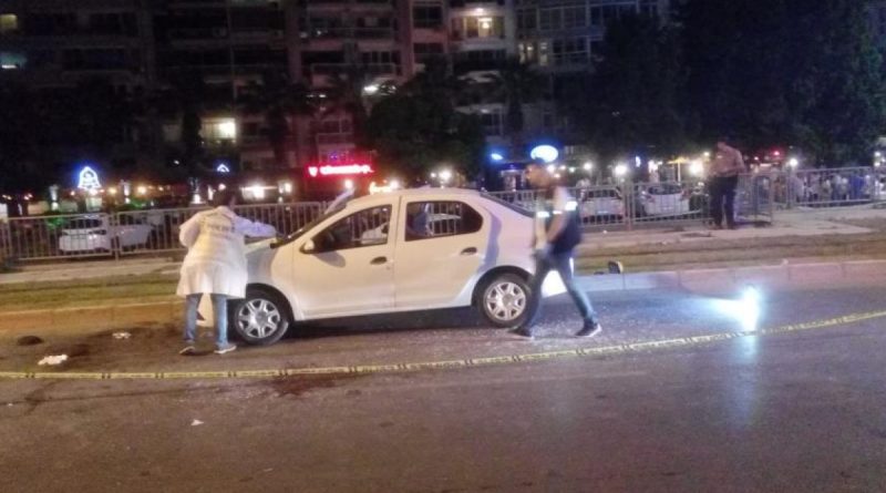 İzmir’de seyir halindeki otomobile silahlı saldırı: 1 ölü, 1 yaralı