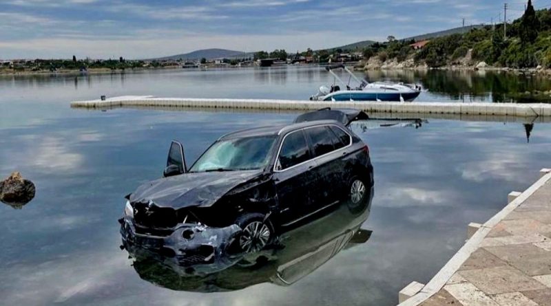 İzmir'de sır olay: Kaza yapan araç denize uçtu, cesedi başka yerde bulundu