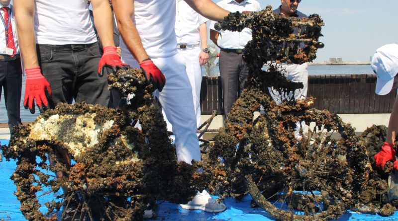 İzmir Körfezi’nden çıkan atıklar şaşırttı!