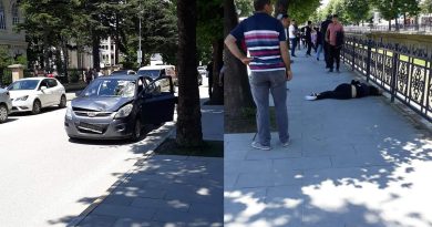 Karşıya geçmek isteyen öğrenciye otomobil çarptı