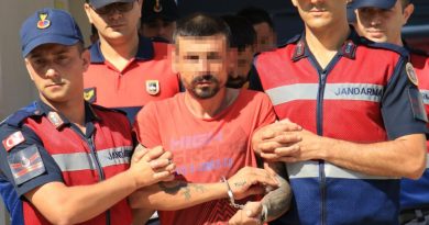 Katil, cenazeye katılmayan komşu çıktı