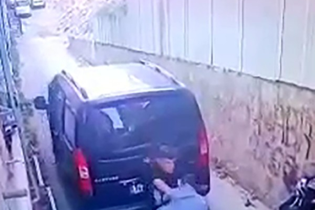 Kavga ettiği gencin iş yerini bastı, önce ateş açtı sonra bıçakladı