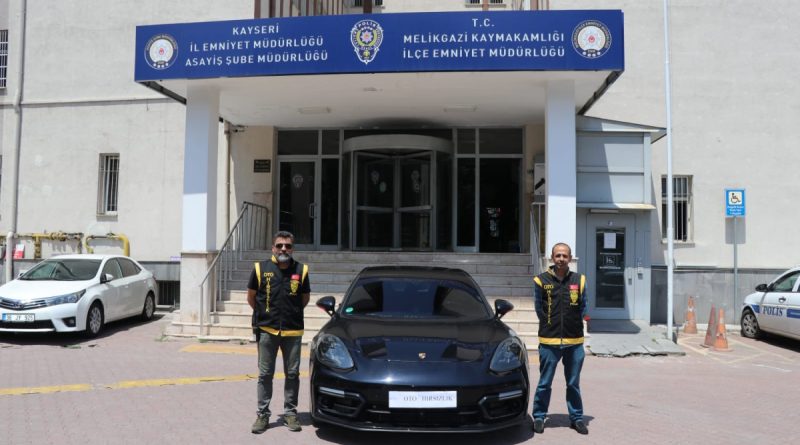 Kayseri polisi çalıntı Porsche yakaladı