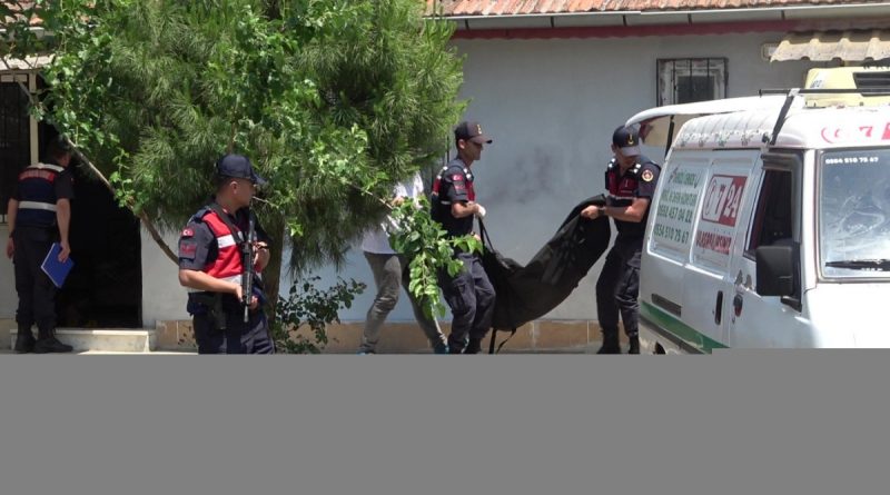 Kendisinden şikâyetçi olan karısını 5 kurşunla öldürdü