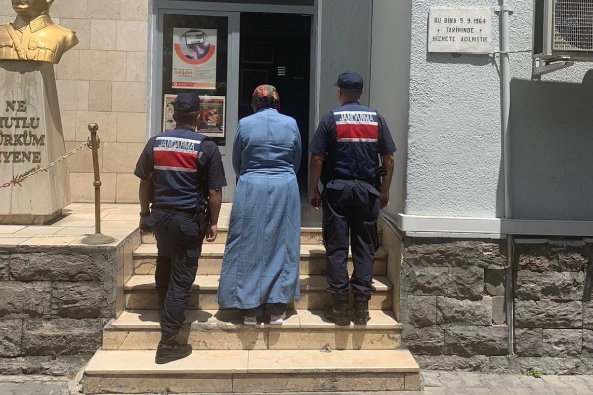 Kesinleşmiş hapis cezası bulunan FETÖ üyesi kadın yakalandı