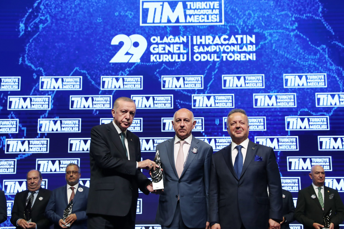 Kibar Holding’e TİM’den ihracat ödülü