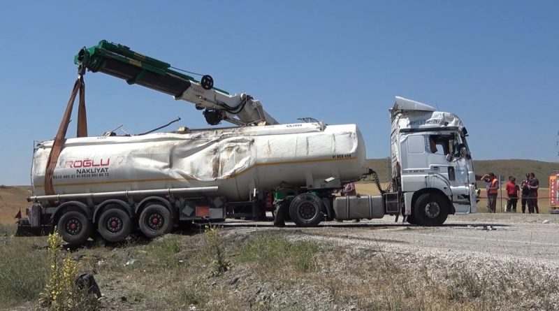 Kırıkkale'de glikol sıvısı yüklü tanker devrildi: 1 yaralı