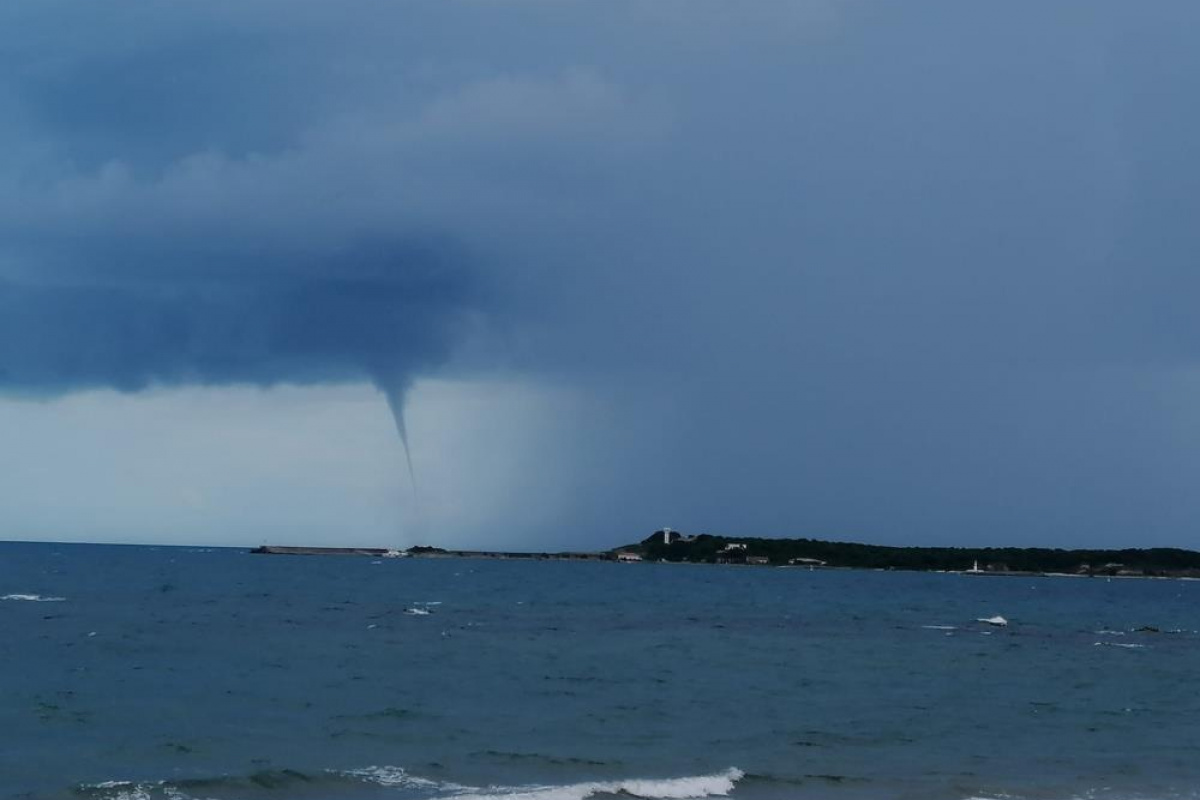 Kocaeli’de deniz ortasında korkutan hortum