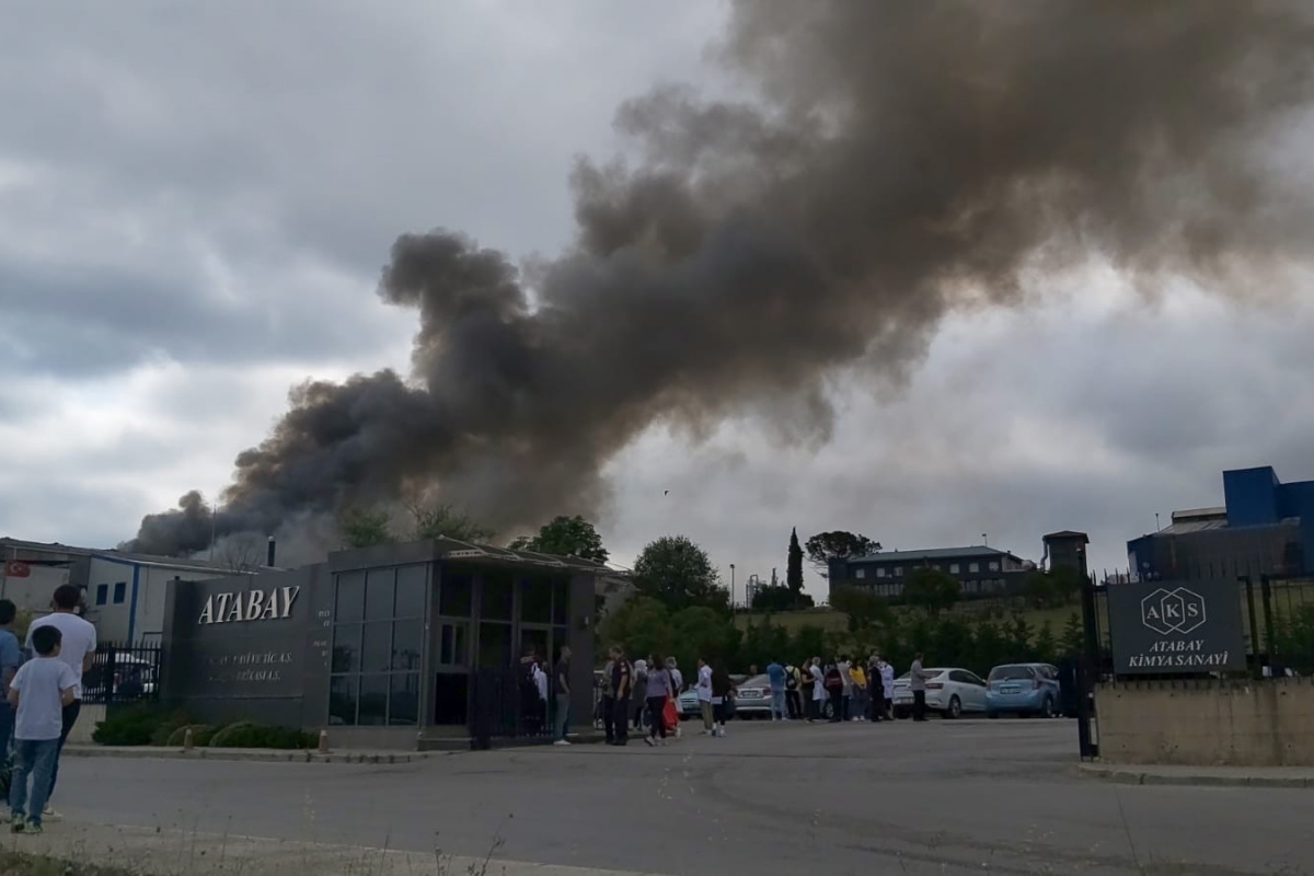 Kocaeli'de Kimya fabrikasında büyük yangın