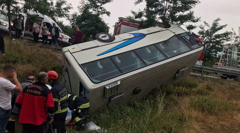 Kocaeli'de otobüs şarampole yuvarlandı: Çok sayıda yaralı var
