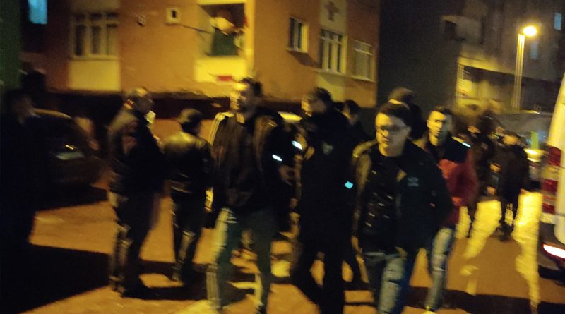 Kolluk birimlerince yakalanan Afganistan uyruklu kaçak göçmenler ülkelerine gönderiliyor