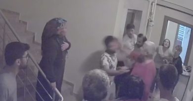 Komşu kavgasını ayırayım derken başına gelmeyen kalmadı