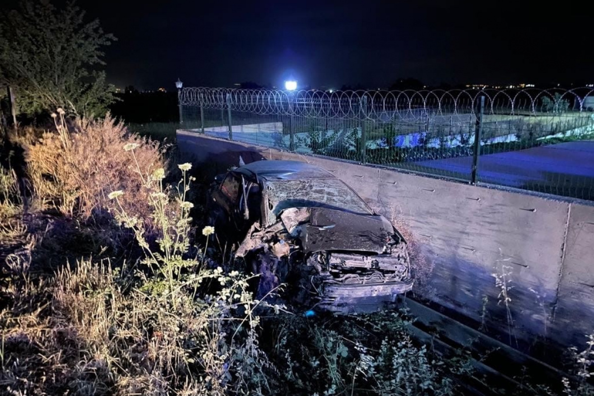 Kontrolden çıkan otomobil şarampole devrildi: 2 yaralı