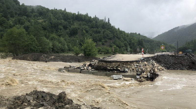 Kontrollü şekilde açılan Kastamonu-Cide yolu tekrar ulaşıma kapandı