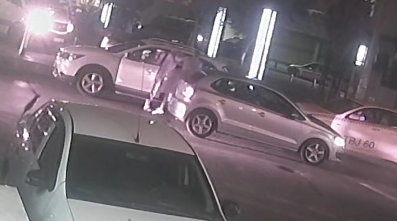 Küçükçekmece’de trafik kavgasını ayırmak isteyen baba oğul bıçaklandı