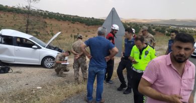 Kum yüklü tır otomobille çarpıştı: 6 yaralı