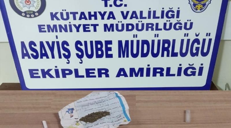 Kütahya’da iki kişinin üzerinde uyuşturucu çıktı