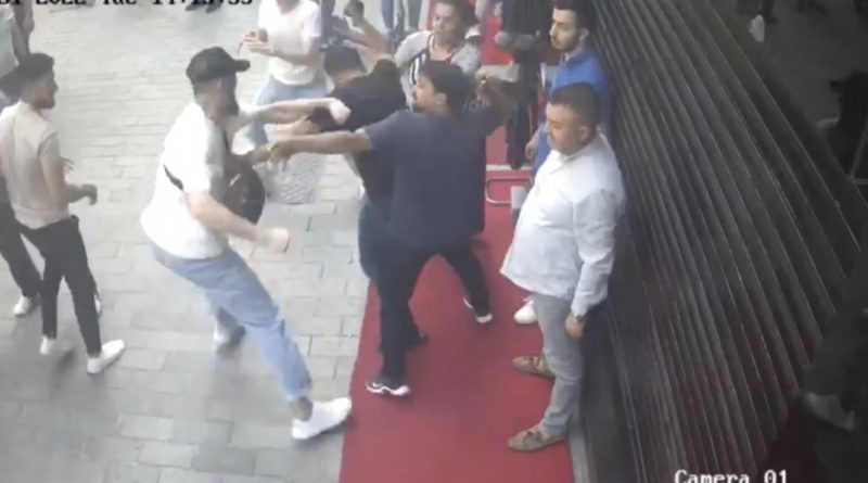 Laleli’de savaş meydanlarını aratmayan kavga kamerada